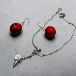 Set pandantiv și cercei realizați manual din lut polimeric, cu elemente din turmalină, cu lanț de 46 cm.
