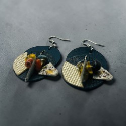 Cercei din piele naturală și pietre colorate